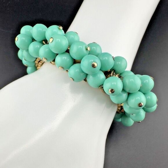 Vtg Expandable Stretch Cha-Cha Bracelet Glass Turquoise color Beads - Picture 1 of 5